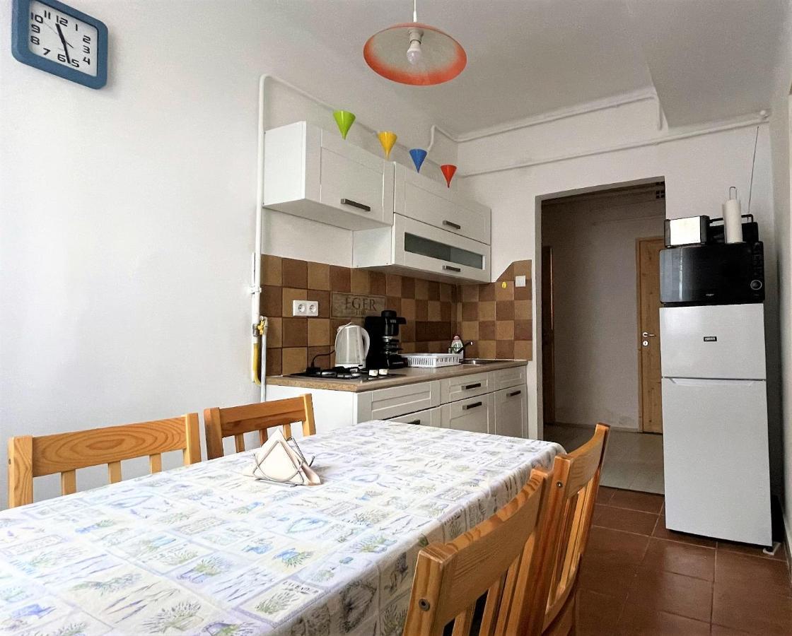 Evi Apartman Егер Екстериор снимка