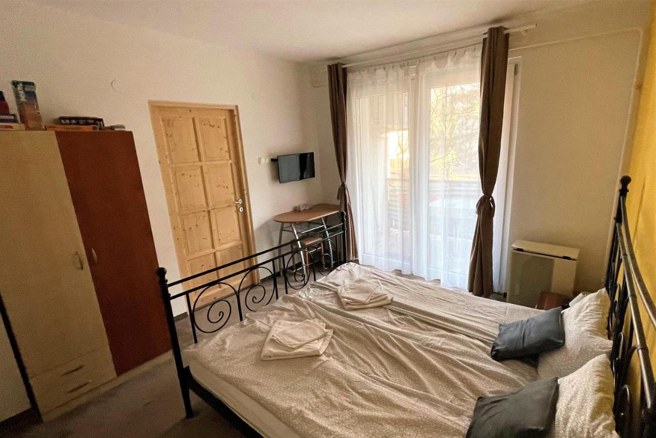Evi Apartman Егер Екстериор снимка