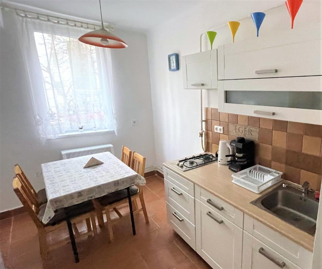 Evi Apartman Егер Екстериор снимка